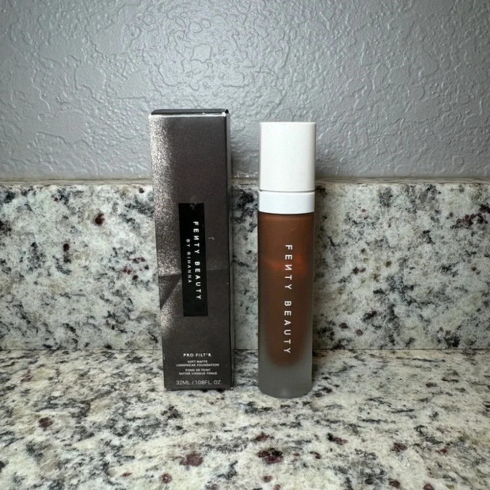 Fenty Beauty 490 Soft Matte Foundation